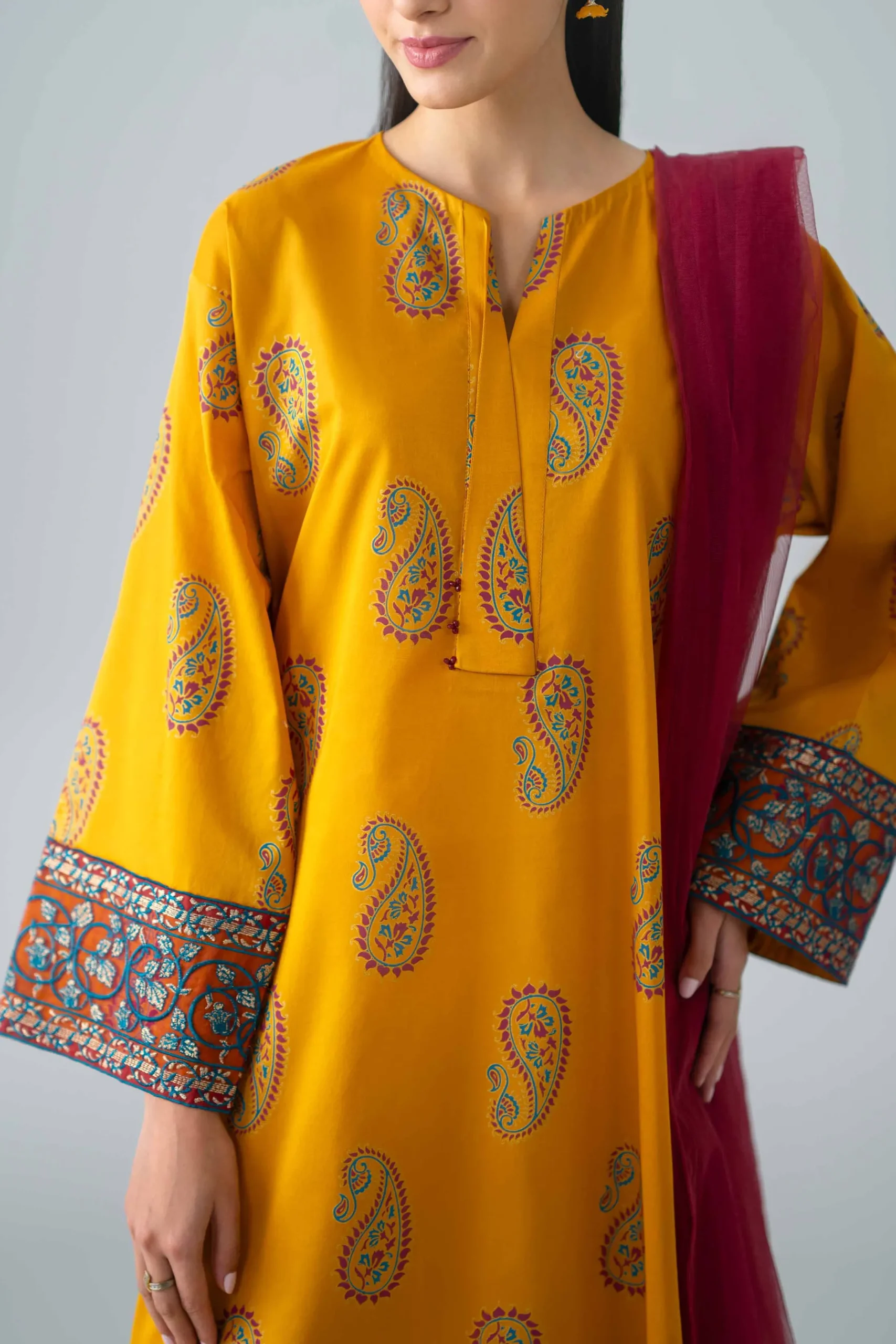 2 Piece - Embroidered Suit - PE26-438
