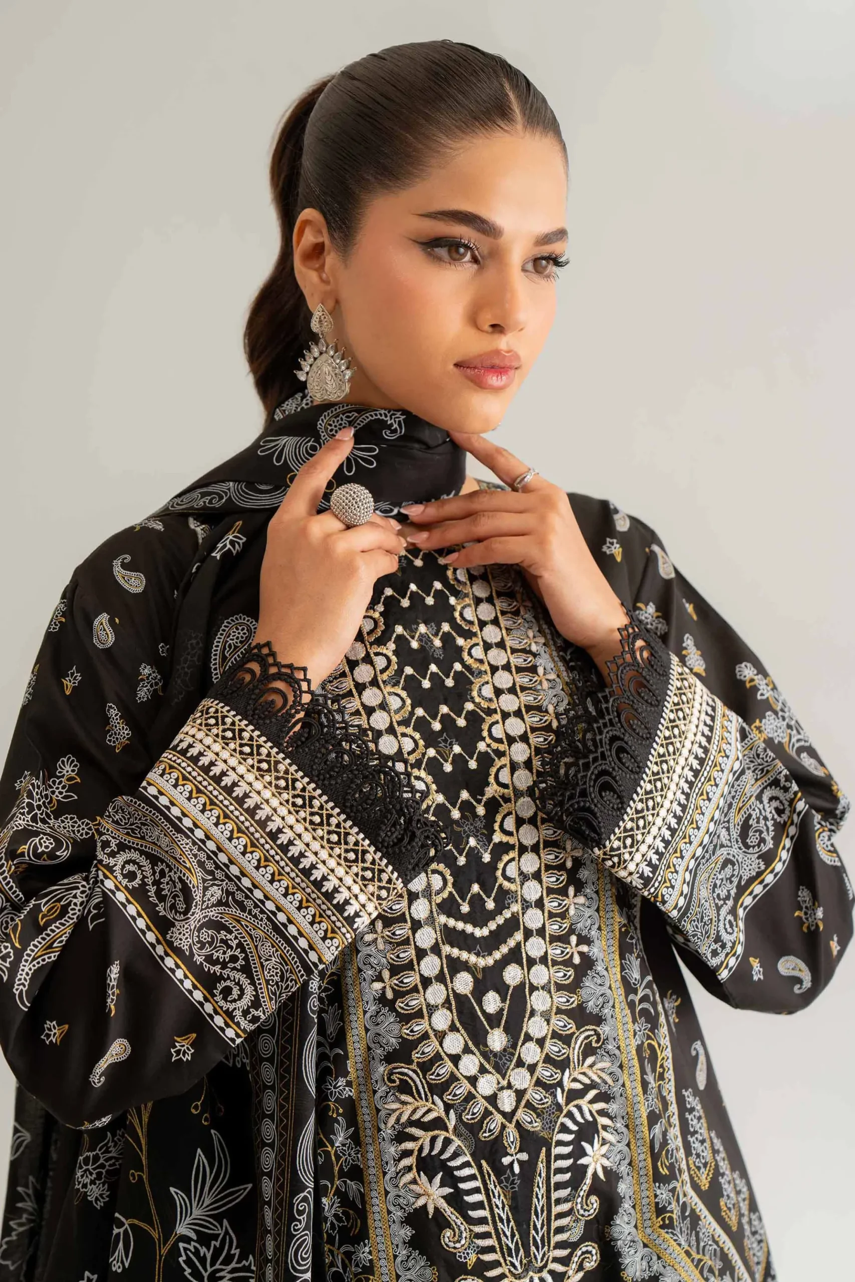3 Piece - Flatbed Paste Embroidered Suit - 42501666