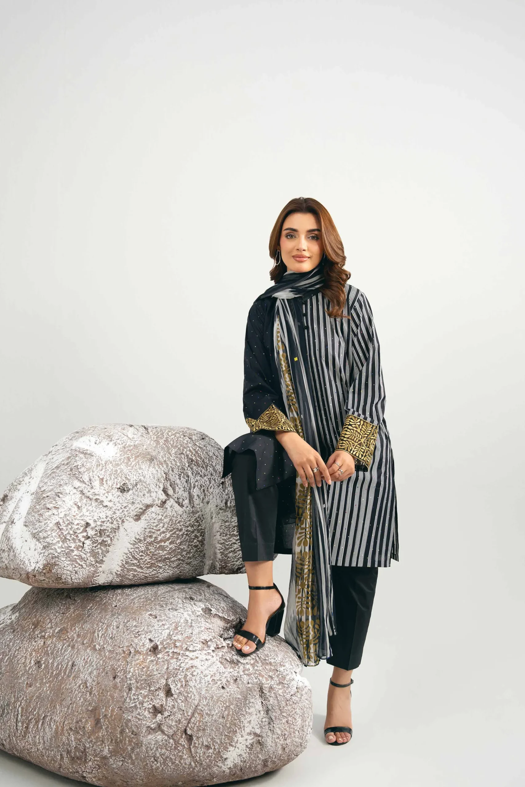 3 Piece - Printed Embroidered Suit - 42502030