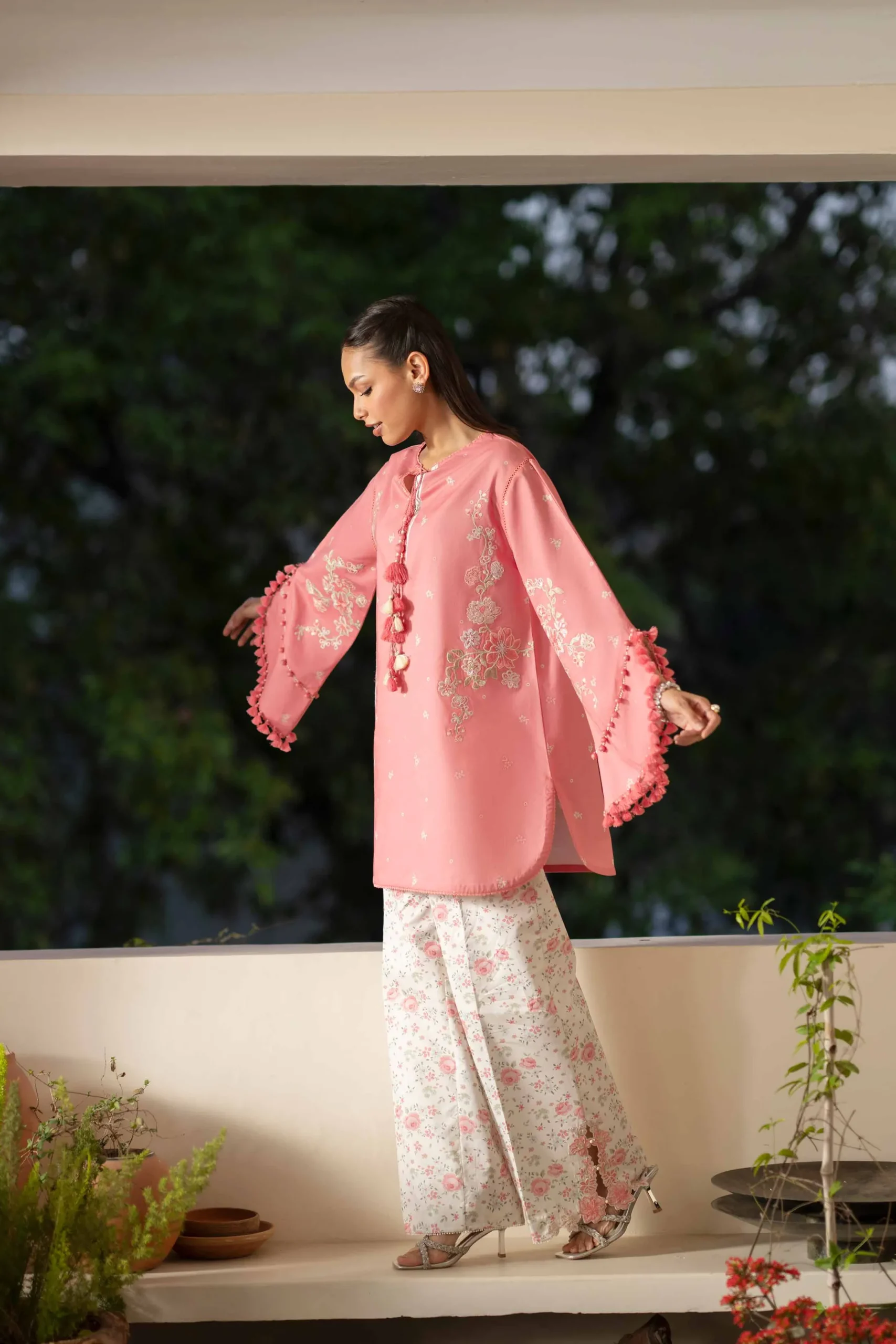 2 Piece - Printed Embroidered Suit - 42601668