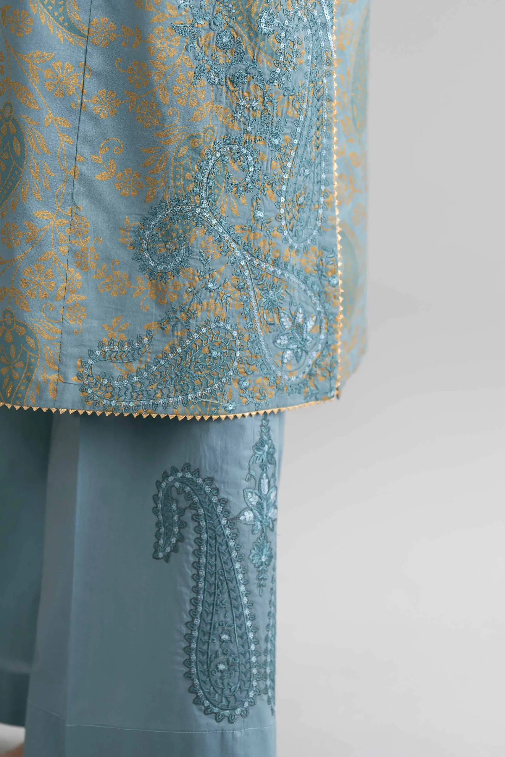 2 Piece - Printed Embroidered Suit - PMD26-05 M