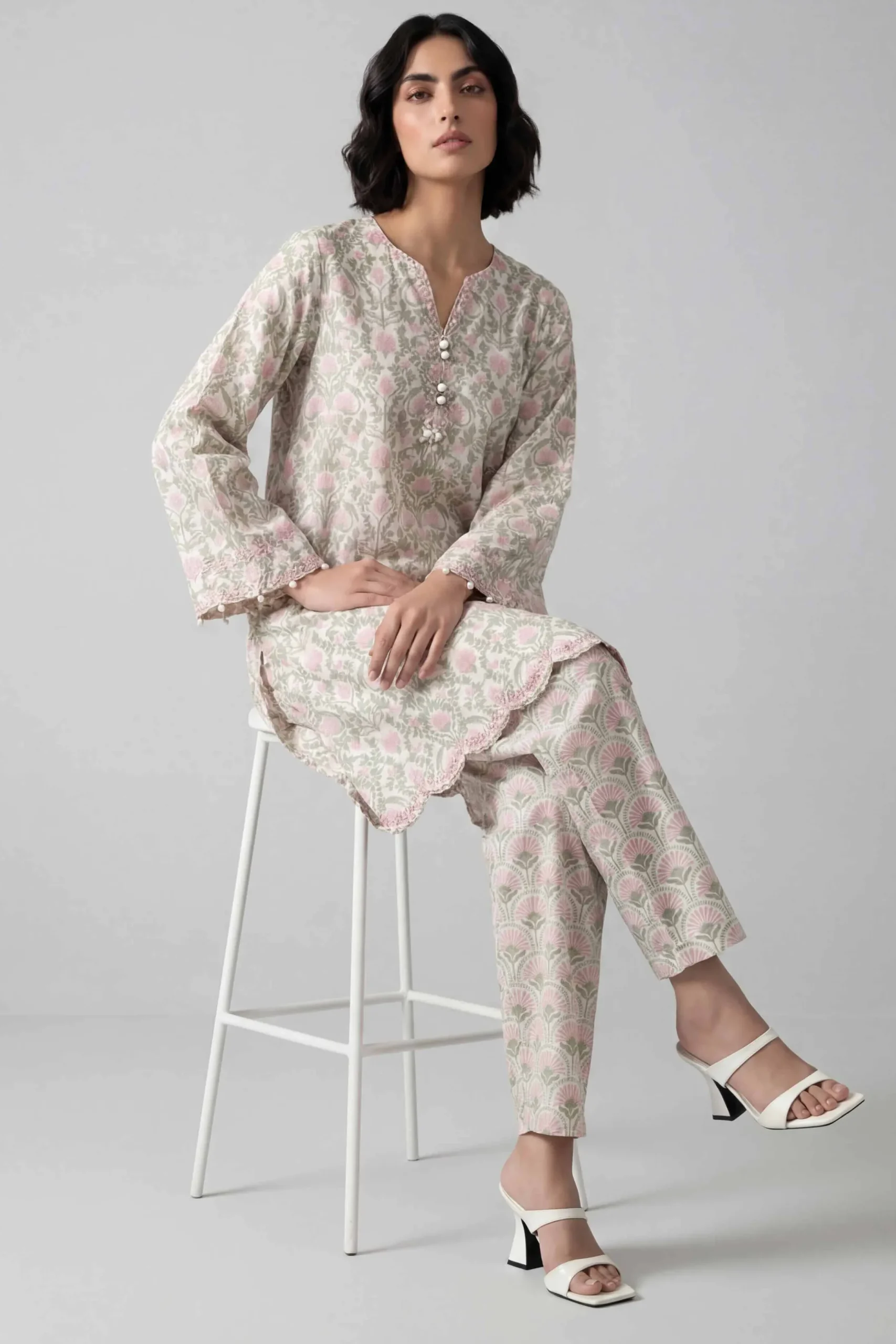 2 Piece - Printed Embroidered Suit - 42601672