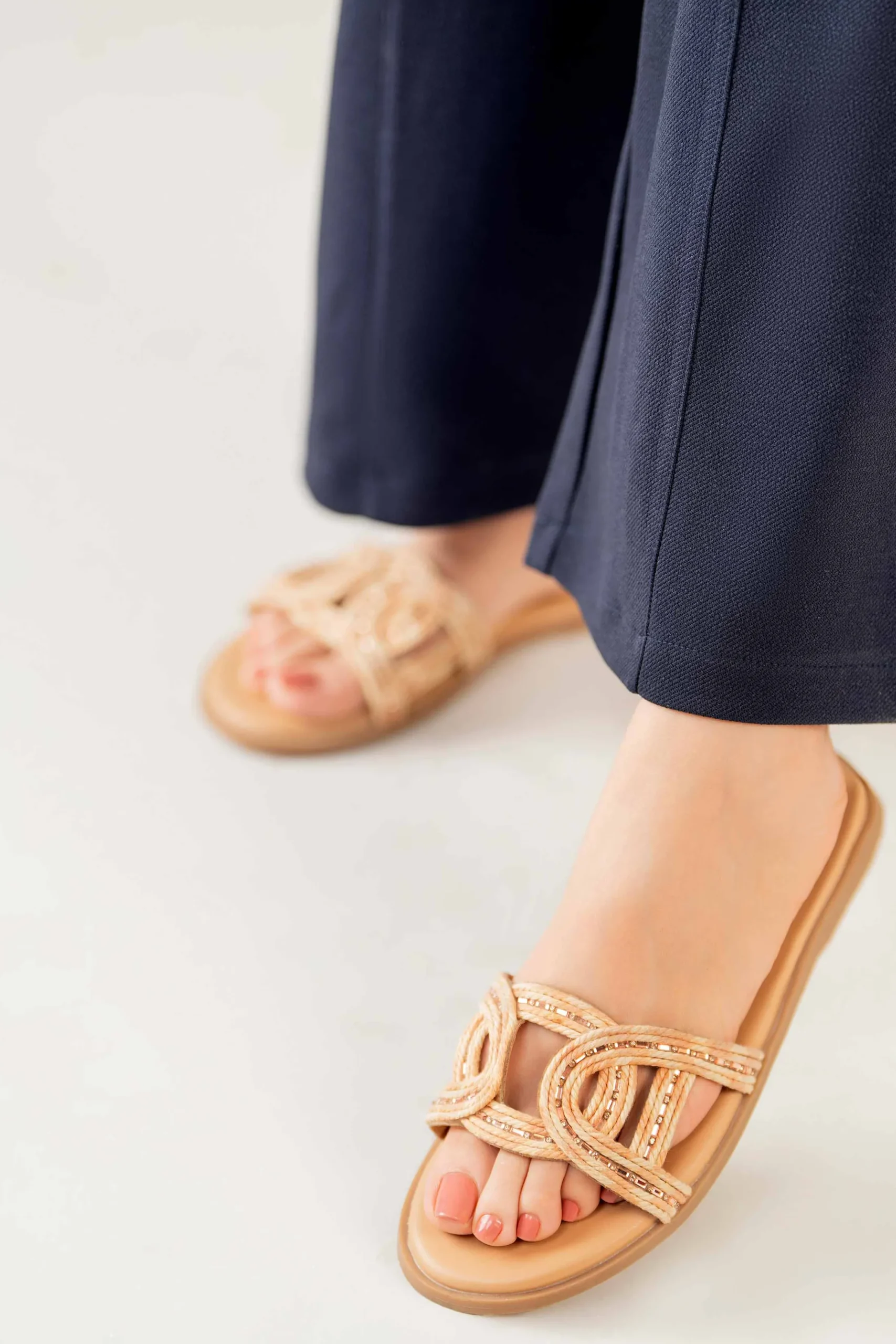 Pink Chappal-440622905