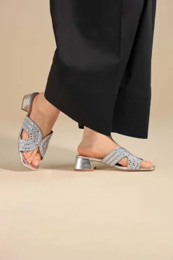Silver Chappal-445282920