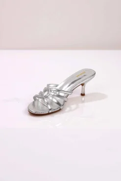 Silver Heels-443152920