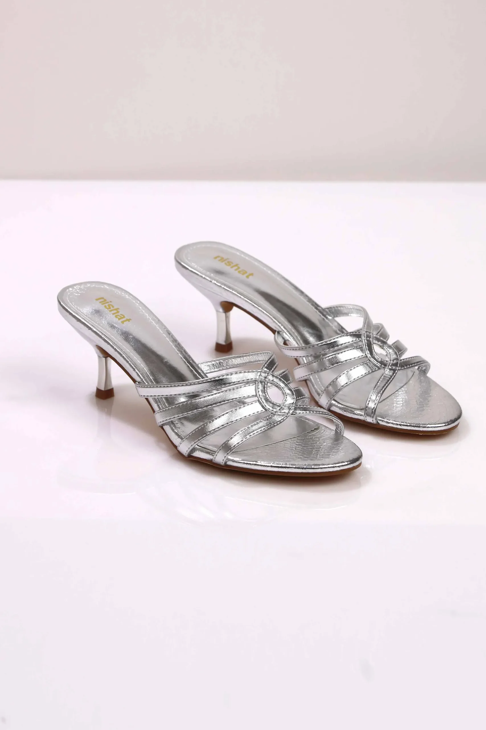 Silver Heels-443152920